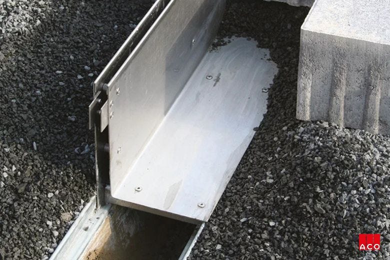 ACO Self® Schlitzahmen - Einbau ACO Schlitzrinne aus Edelstahl - Einbau
